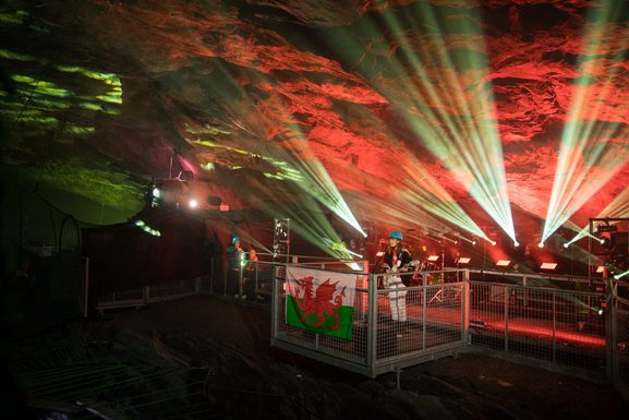 20200229 Gig Ina Cave Kizzy Crawford and Bryde 8514