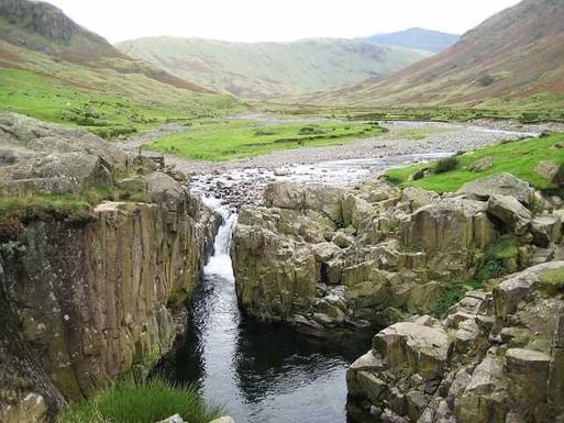 Blackmoss Pot geograph org uk 989440