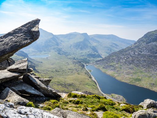 Llyn ogwen lake beside mount tryfan in snowdonia 2025 03 05 18 28 37 utc